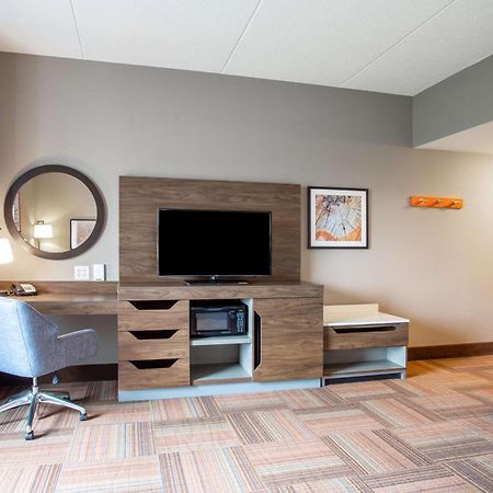 Hampton Inn Γουοτερτάουν Εξωτερικό φωτογραφία