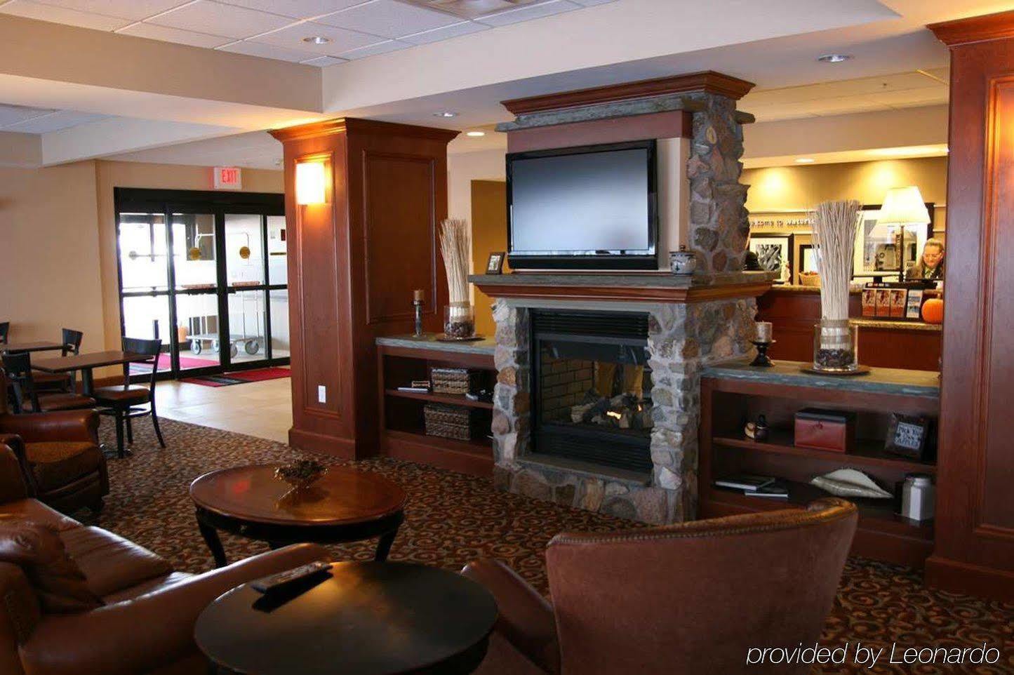 Hampton Inn Γουοτερτάουν Εξωτερικό φωτογραφία