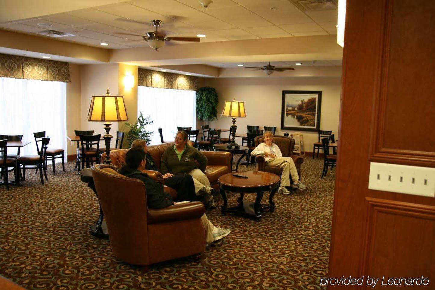 Hampton Inn Γουοτερτάουν Εσωτερικό φωτογραφία