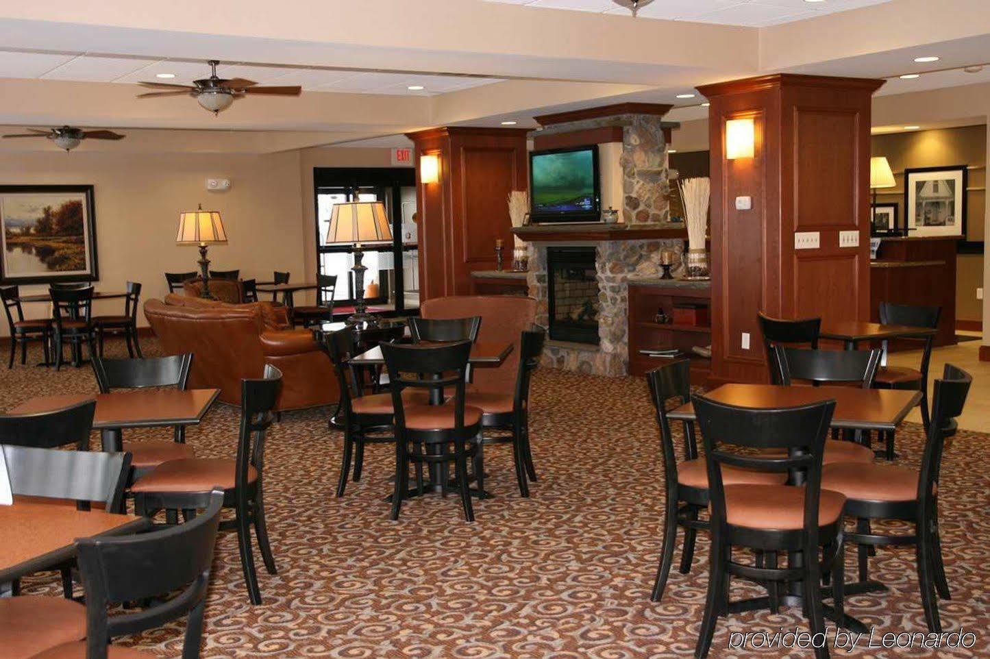 Hampton Inn Γουοτερτάουν Εξωτερικό φωτογραφία