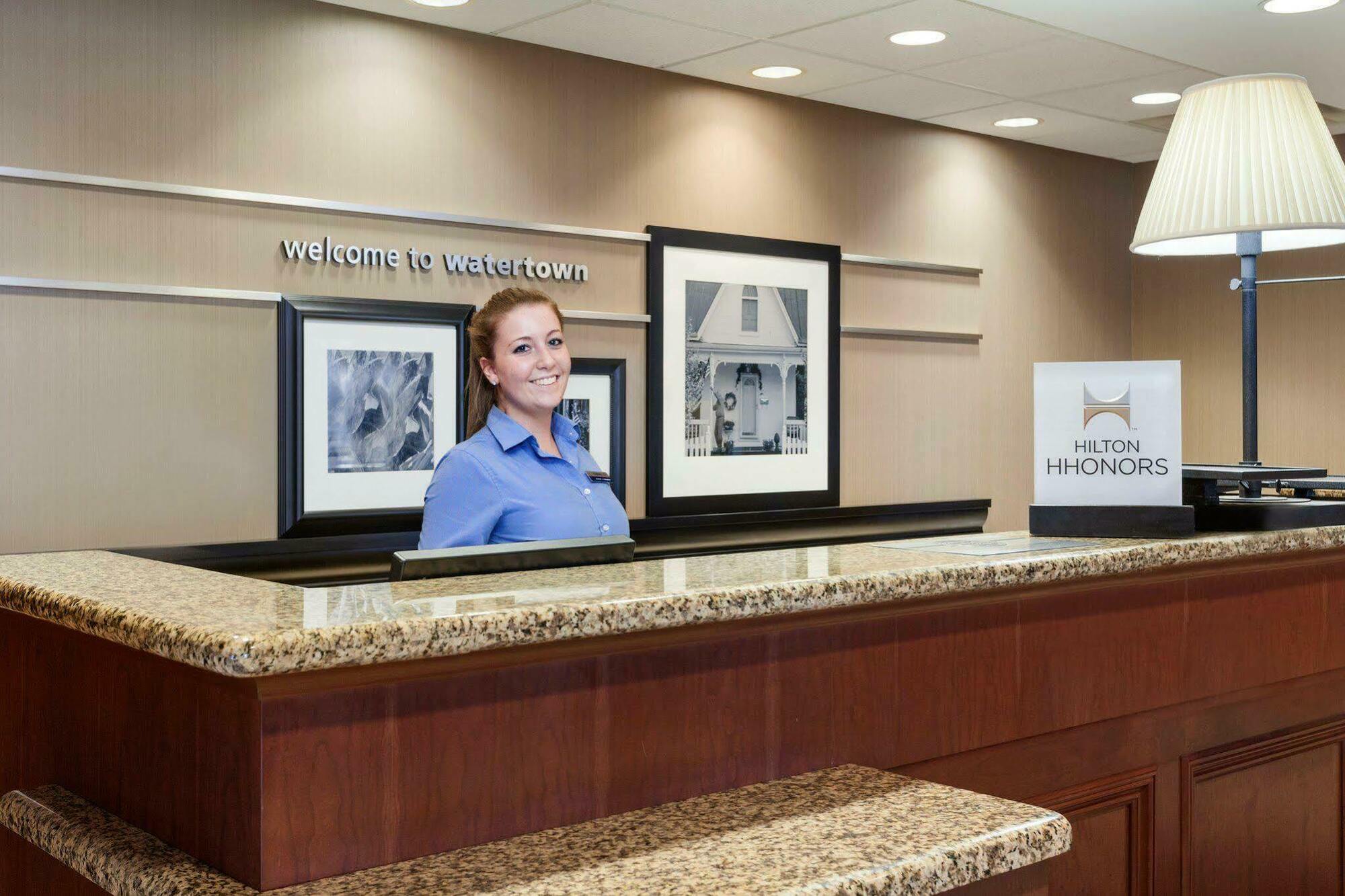 Hampton Inn Γουοτερτάουν Εξωτερικό φωτογραφία