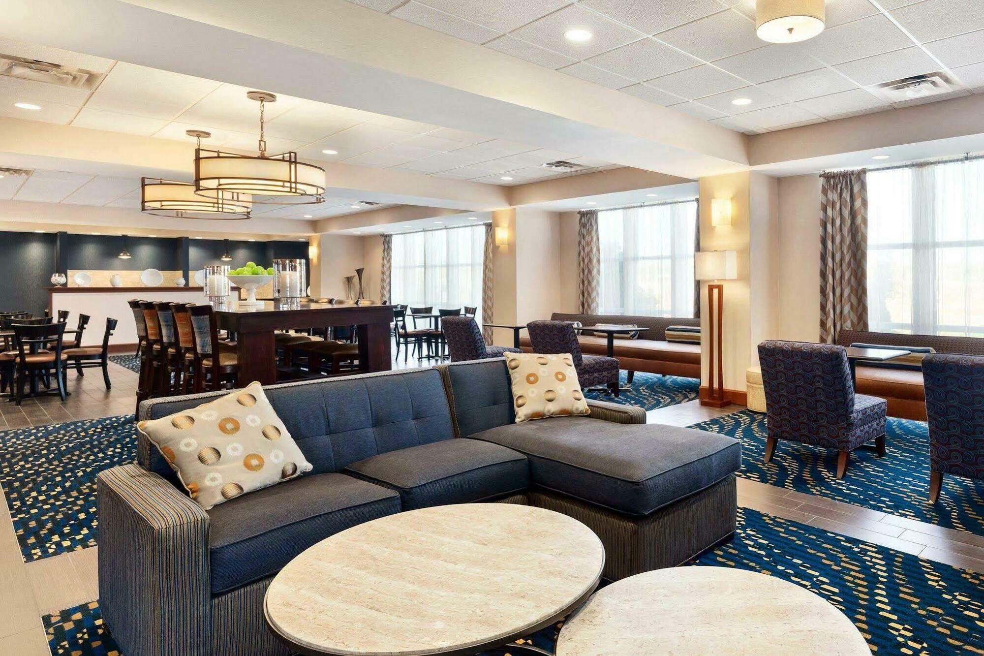 Hampton Inn Γουοτερτάουν Εξωτερικό φωτογραφία