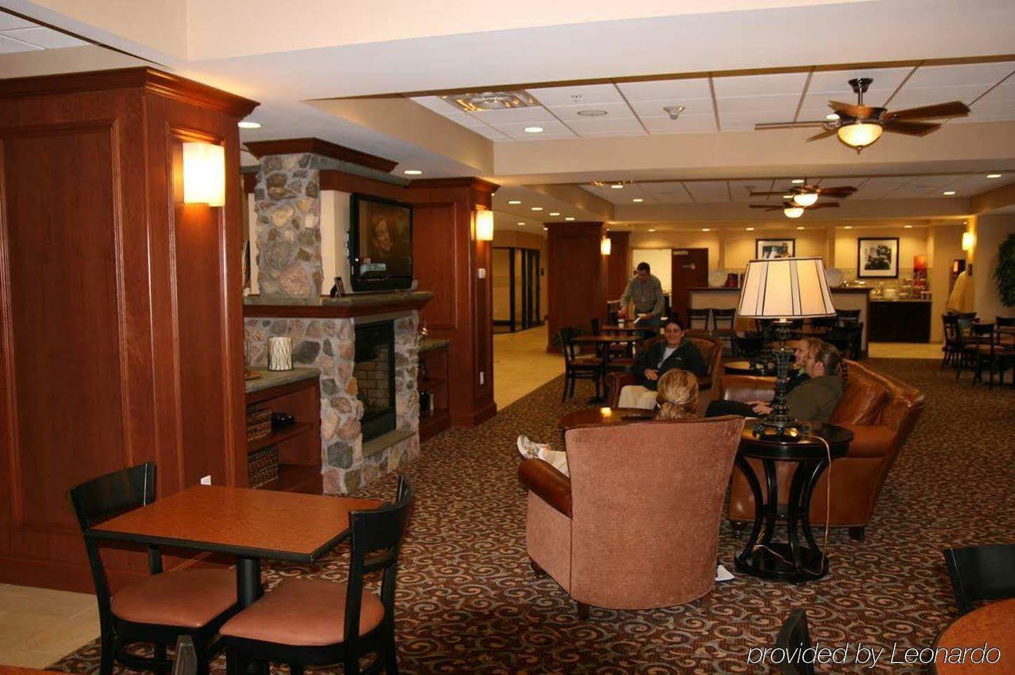 Hampton Inn Γουοτερτάουν Εξωτερικό φωτογραφία